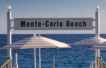 The best beach golf equipment for a French Riviera vessel charter