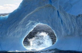 Breathtaking 鈥淏eauty Berg\0t