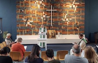 Church holds marathon worship plan to shelter family from deportation