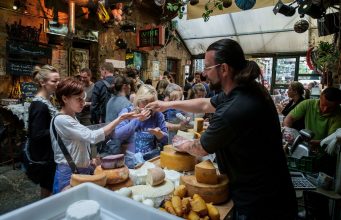 How ‘ruin bars’ took over as hottest drinking spots in Budapest