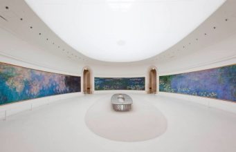 Experience Monet\’s \”Water Lilies\” like never before using this type of new VR experience