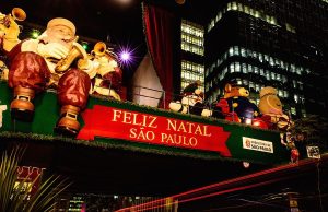 The unmistakable signs of people enjoying Christmastime in S~ao Paulo