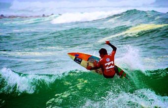 In Peru, surfing the world’s longest wave