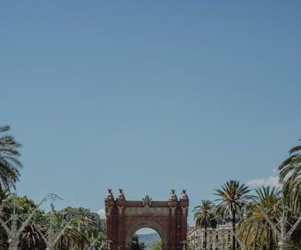 Should Tourists Be Fined for Ignoring Cultural Etiquette Should Tourists Be Fined for Ignoring Cultural Etiquette