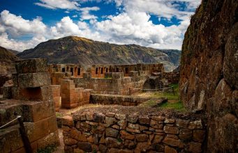 A guide to exploring the Sacred Valley of Peru A guide to exploring the Sacred Valley of Peru