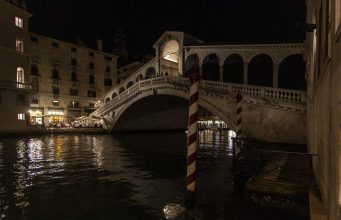 Should Venice Limit Tourist Access to Protect Its Heritage Should Venice Limit Tourist Access to Protect Its Heritage