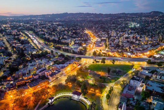 Exploring vibrant neighborhoods in Los Angeles Exploring vibrant neighborhoods in Los Angeles