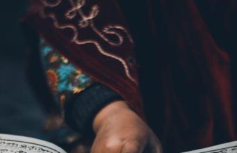 Should Tourists Be Required to Learn Local Languages Should Tourists Be Required to Learn Local Languages