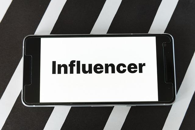 Guidelines for Followers: ​How to ‍Travel⁢ Safely ⁤in ​the‌ Age of Influencers