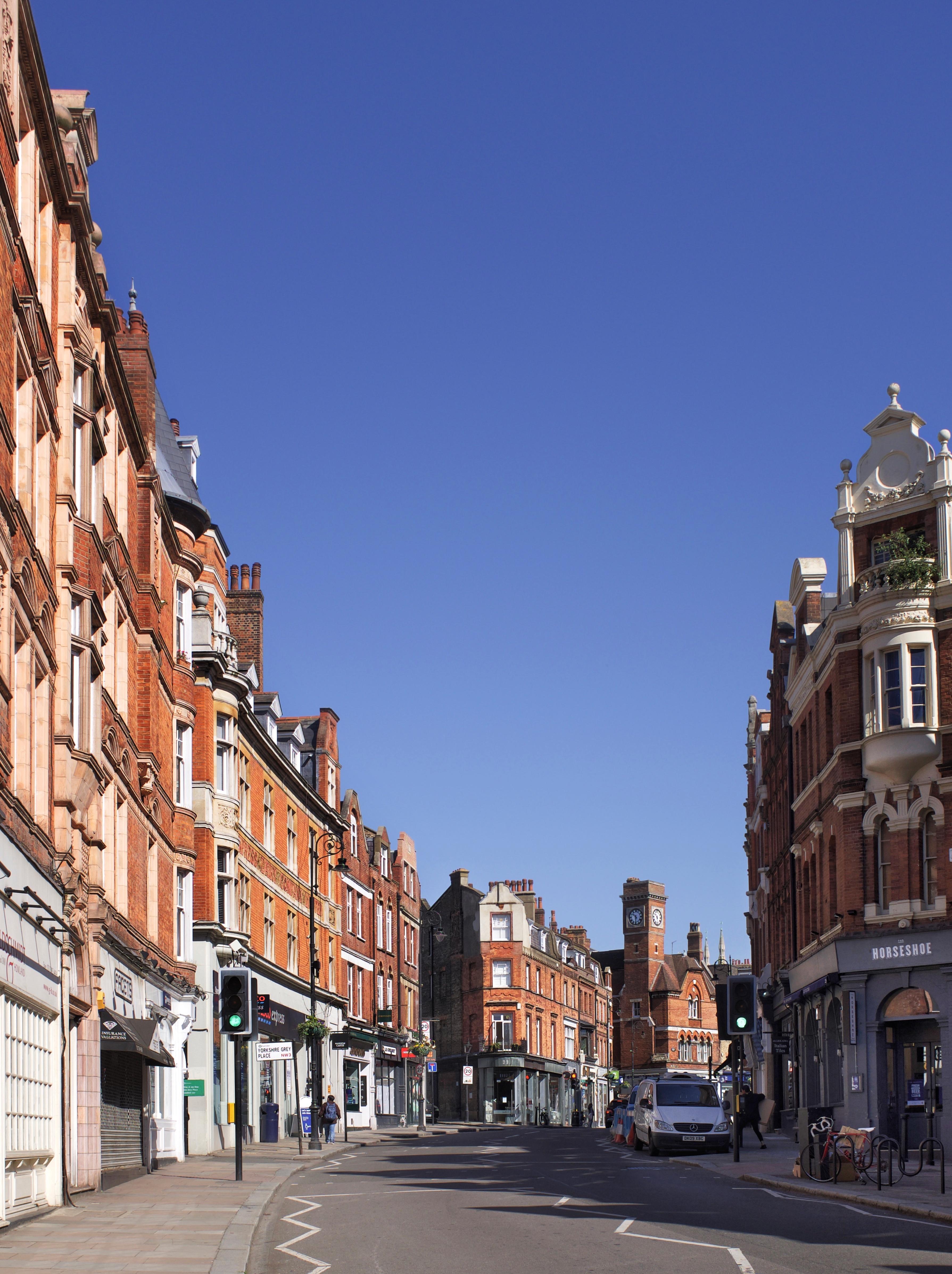 Theme Park Thrills: Experience Unforgettable Family Fun at Iconic Attractions