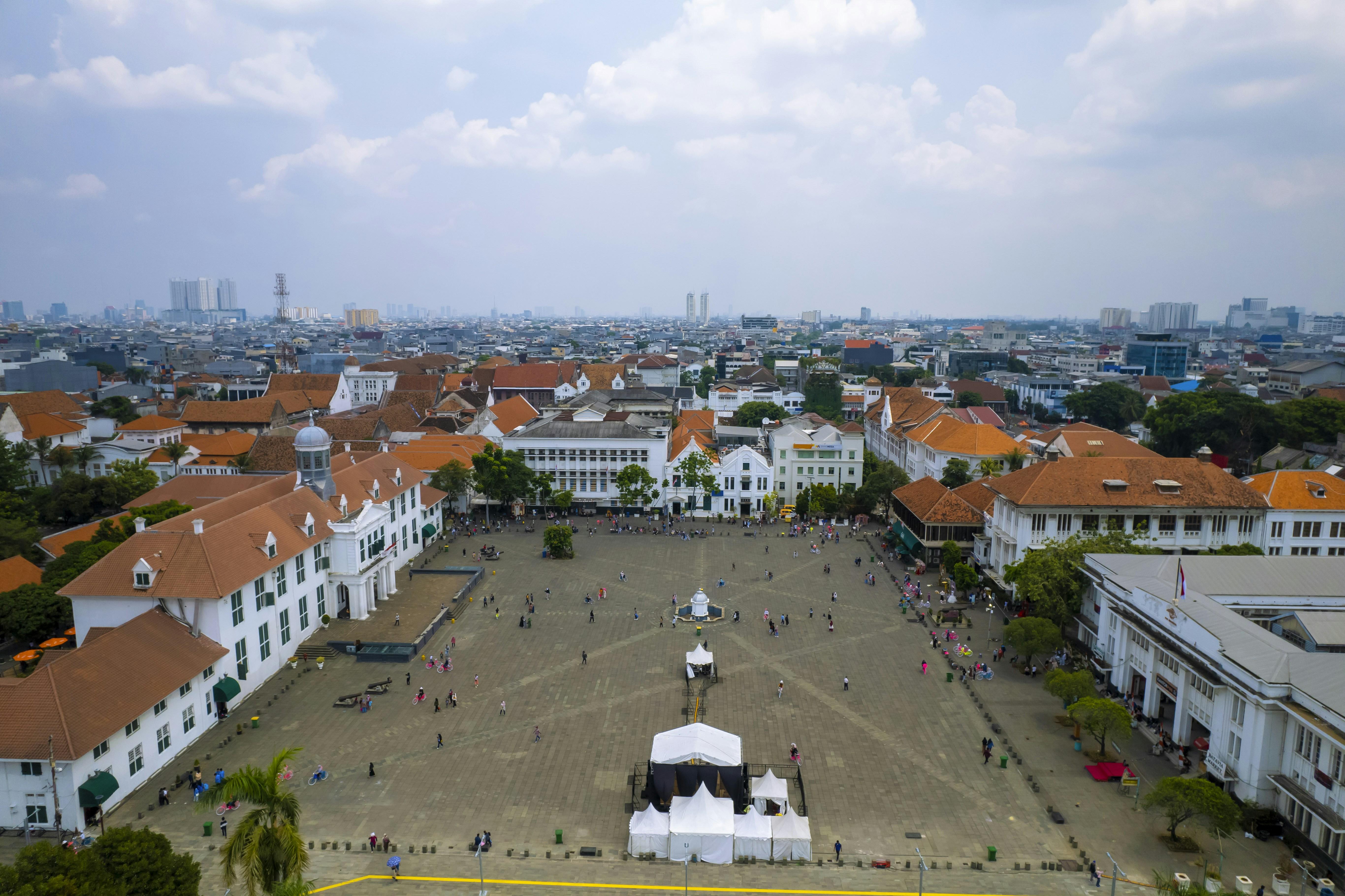 Architectural⁢ Marvels Unveiling⁣ History with Every Step