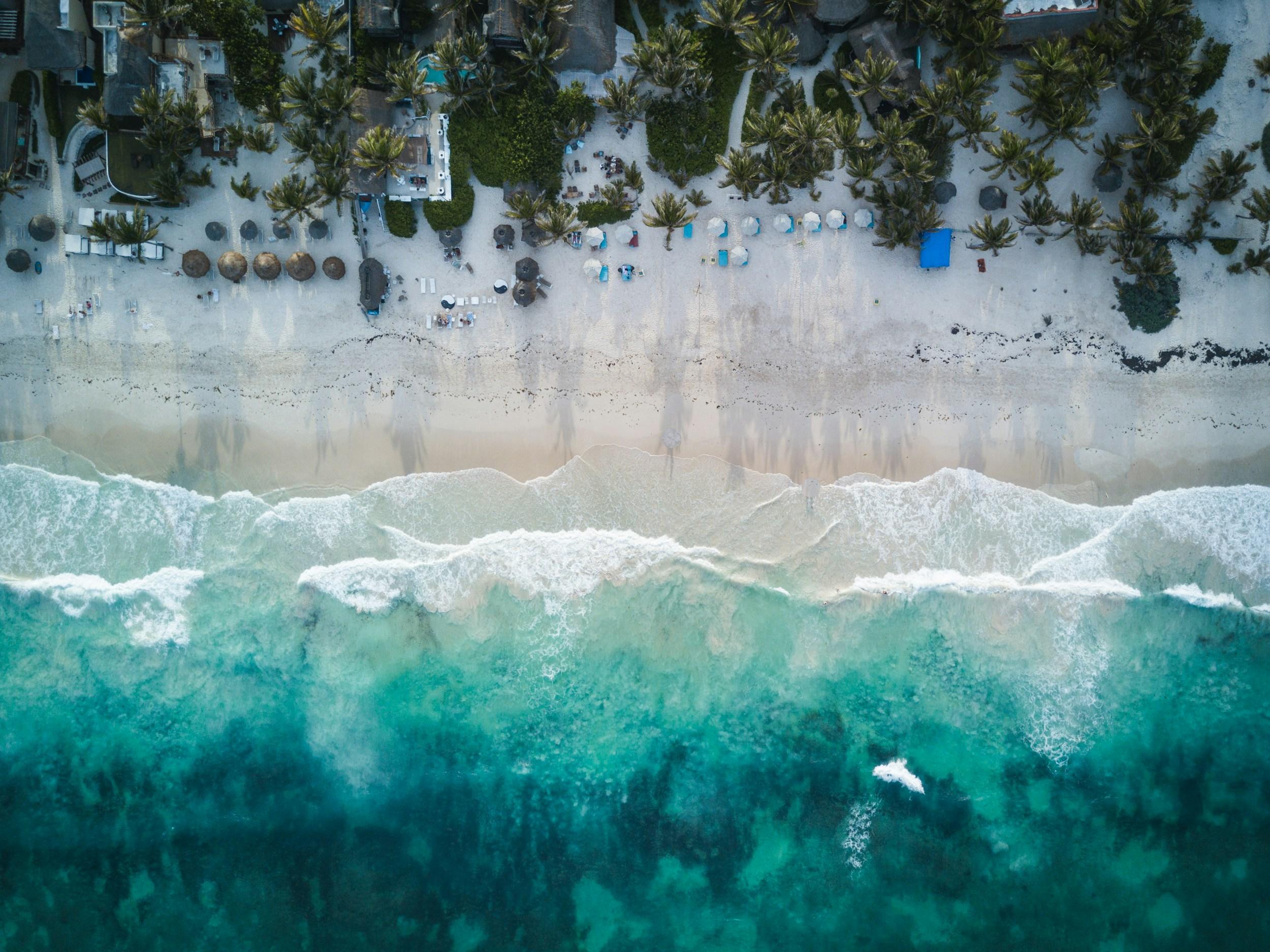 Exploring Wage Disparities in Tourist Hotspots